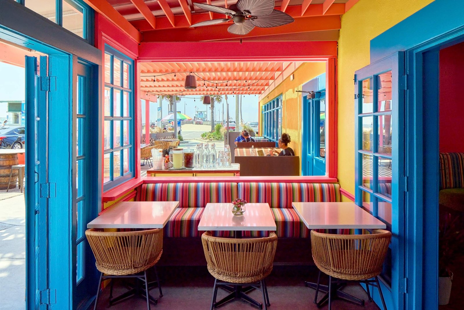 Nalu Vida bar and patio in Venice Beach