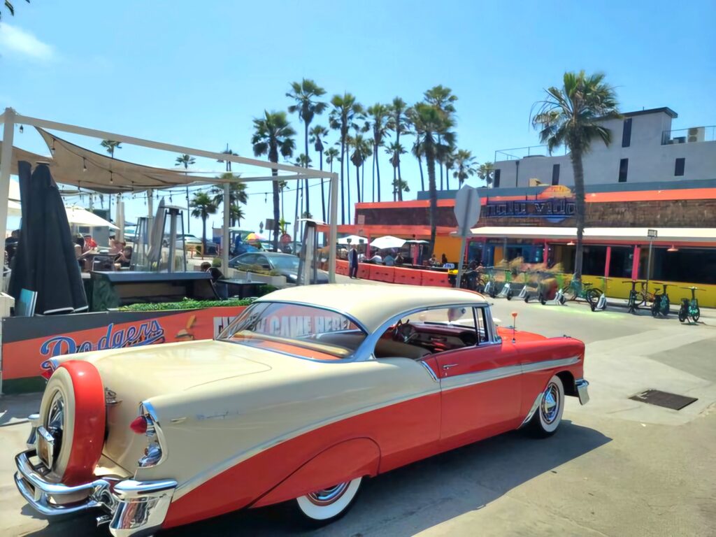 Venice Beach Drink Scene