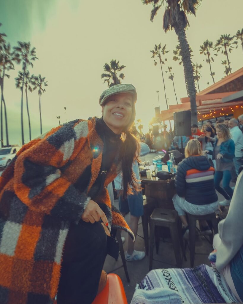 A happy customer attending the fire relief fundraiser at Nalu Vida restaurant Venice Beach. Photo by @hso.films